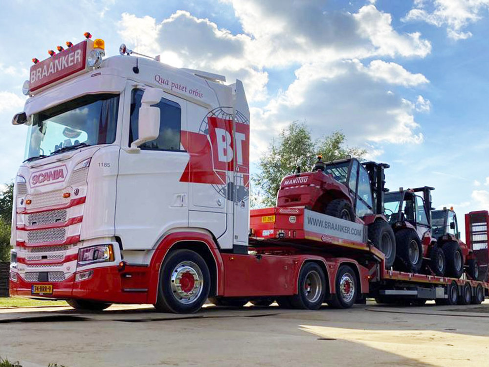 IMC IMC Scania S 6x2 with MCOS 3-axle semi lowloader with ramps Braanker