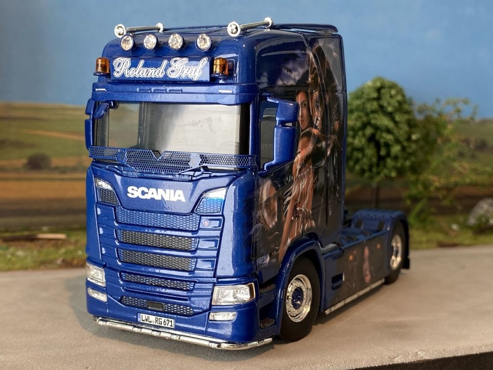WSI WSI Scania S Highline 4x2 Roland Graf