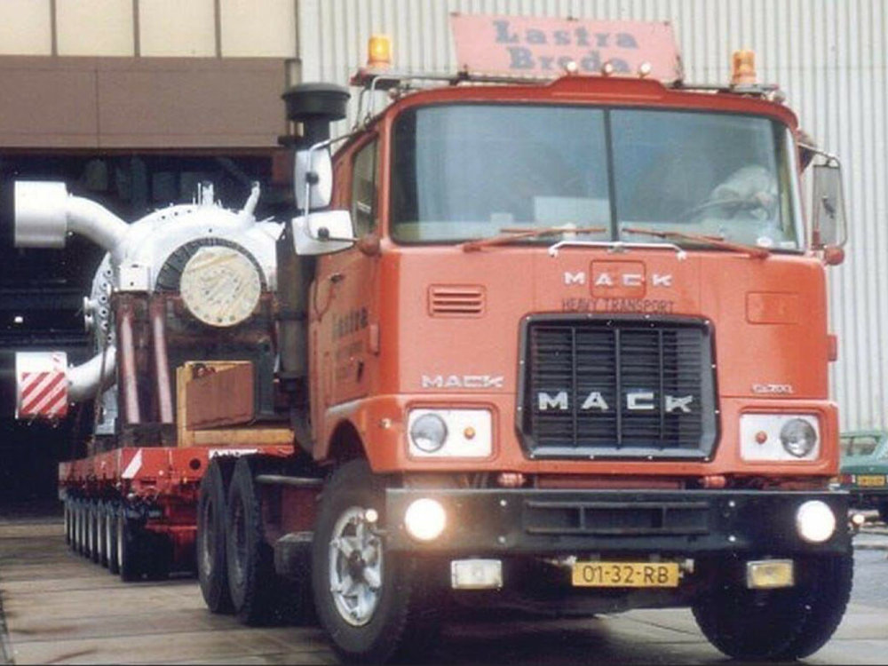 WSI WSI Mack F700  6x4 classic ballast box LASTRA