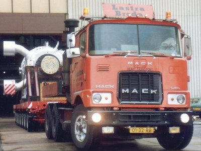 WSI WSI Mack F700  6x4 classic ballast box LASTRA