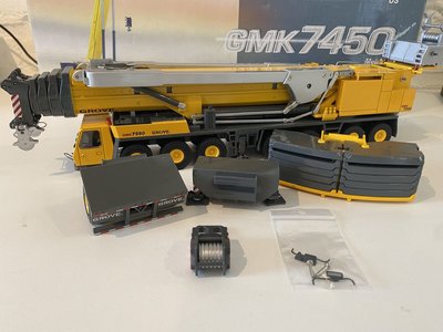 NZG NZG Grove GMK 7550/ GMK 7450 Mobile Crane