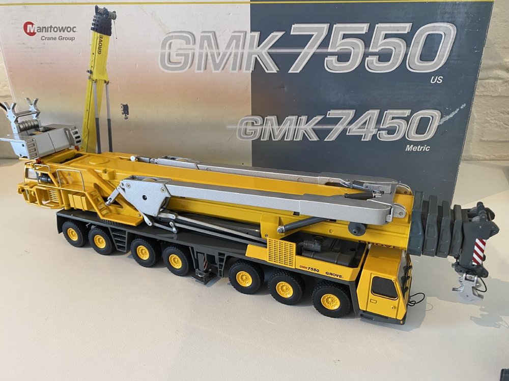 NZG NZG Grove GMK 7550/ GMK 7450 Mobile Crane