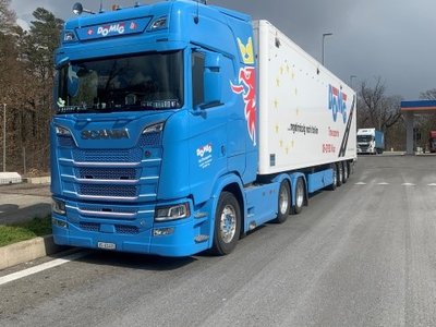 Tekno Tekno Scania next gen Highline 6x2 with walkingfloor trailer Domig