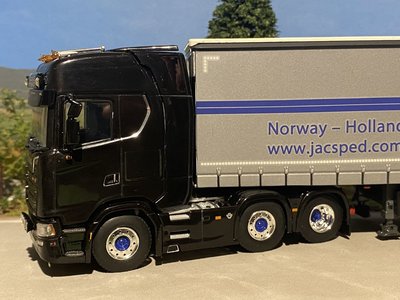 WSI WSI Scania S Highline 6x2 met schuifzeilen oplegger Barry Beens