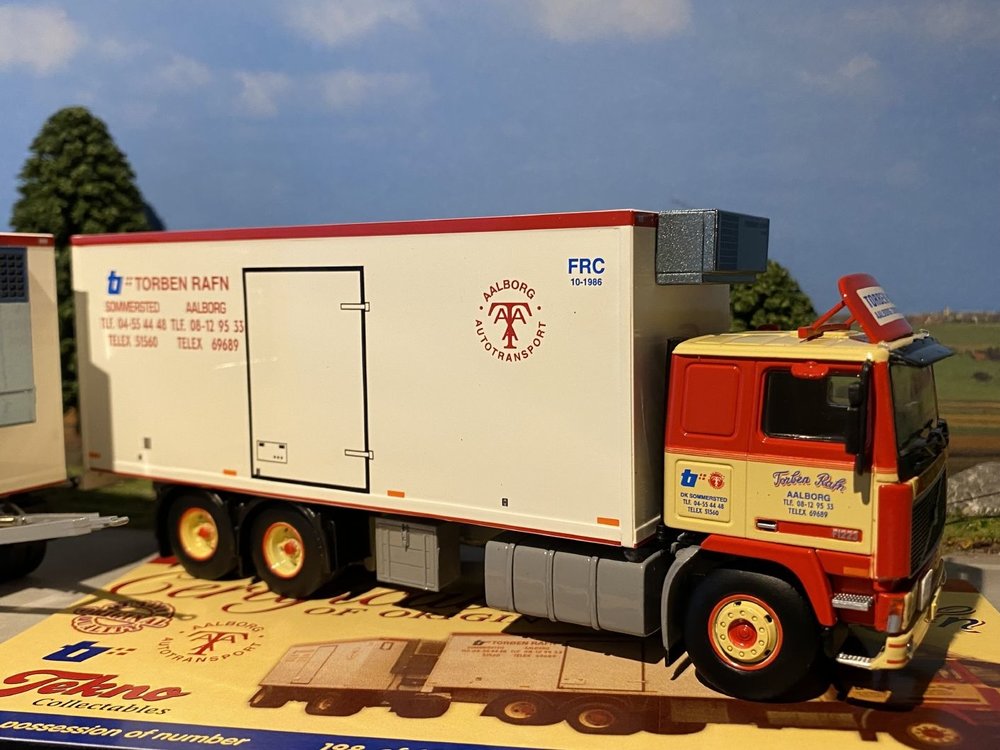 Tekno Tekno Volvo F12 motorwagen met 2-as schamel Torben Rafn