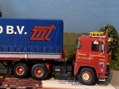 Tekno Tekno Scania 140 with 2-axle tilt trailer Fonteijn