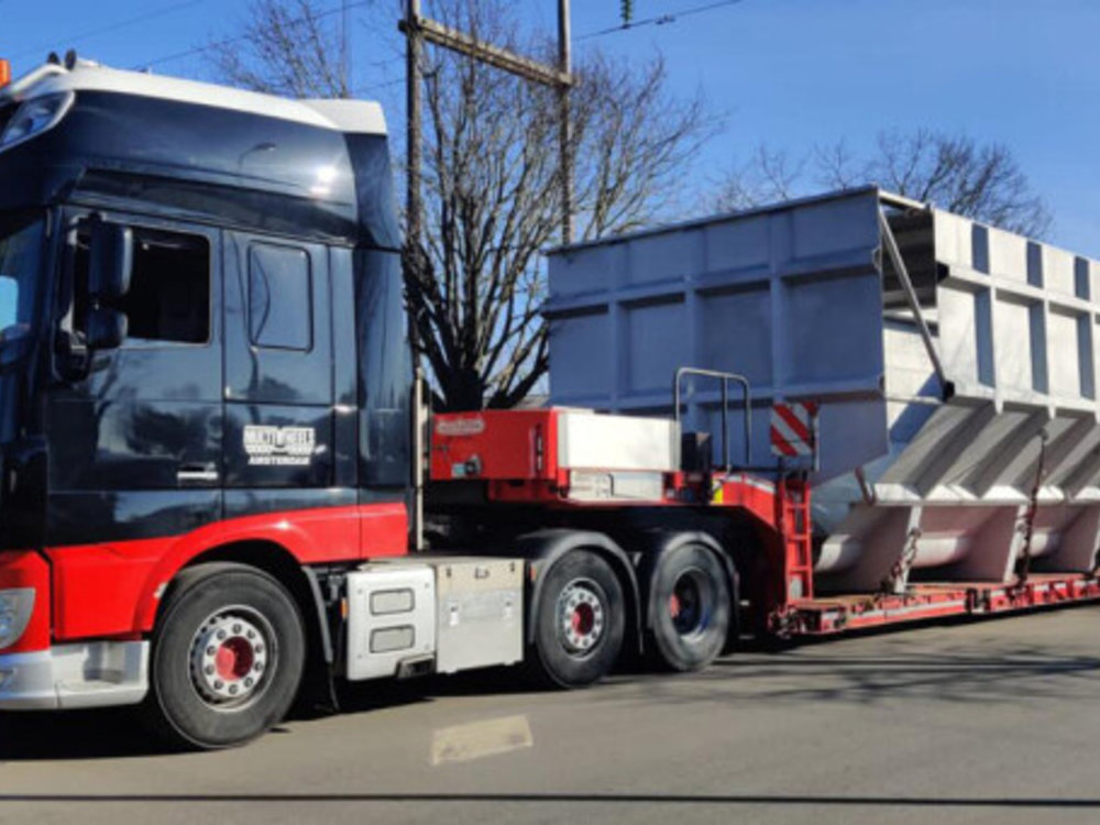 WSI WSI DAF XF Super Space Cab 6x2 + 2-axle low loader Multiwheels