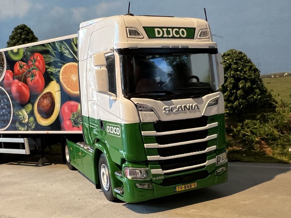 Tekno Tekno Scania next Gen with Zamac 3-axle reefer trailer Hoogsteder / Dijco