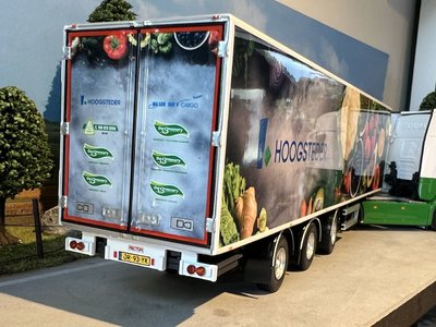 Tekno Scania next Gen with Zamac 3-axle reefer trailer Hoogsteder / Dijco