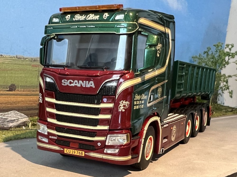 WSI WSI  Scania S met haakarm systeem + container 15m3 Brdr. Olsen