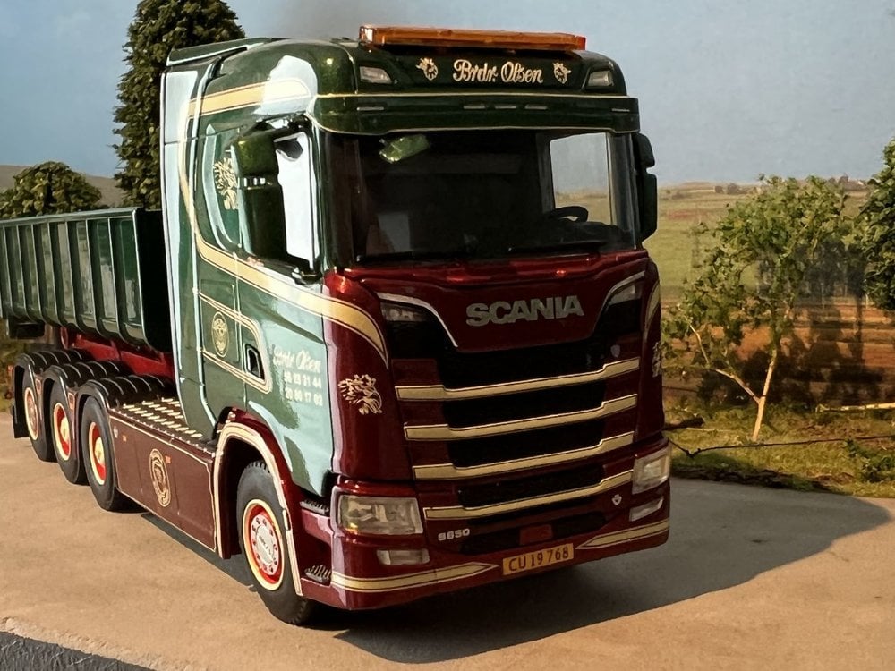 WSI WSI  Scania S met haakarm systeem + container 15m3 Brdr. Olsen