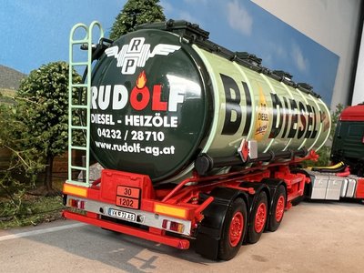 WSI WSI Scania R420 Highline 4x2 with 3-axle tanktrailer Rudolf "Biodiesel"