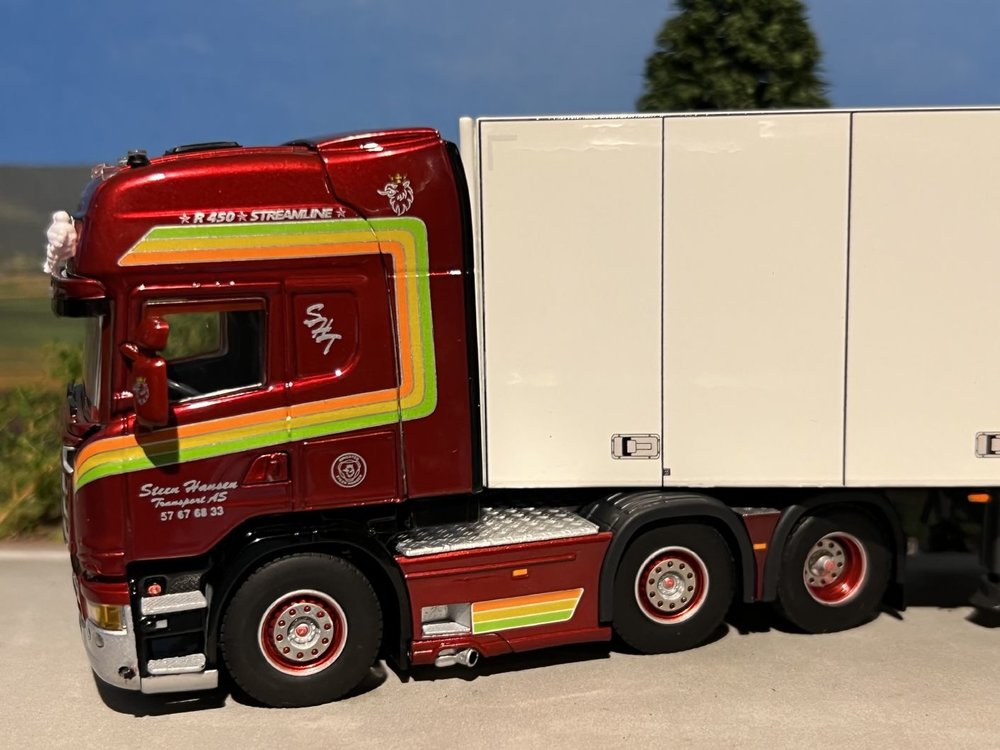 WSI WSI Scania streamline Topline 6x2 met 3-as gesloten oplegger Steen Hansen