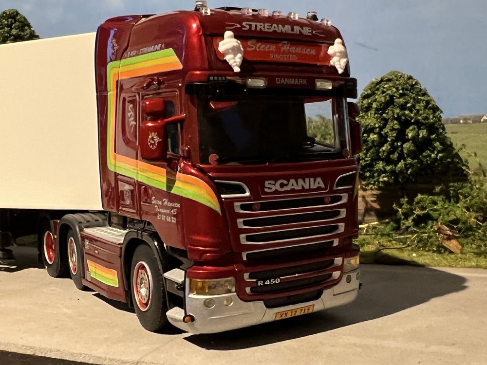 WSI WSI Scania streamline Topline 6x2 met 3-as gesloten oplegger Steen Hansen