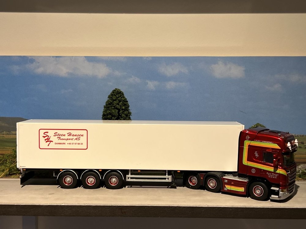 WSI WSI Scania streamline Topline 6x2 with 3-axle boxtrailer Steen Hansen