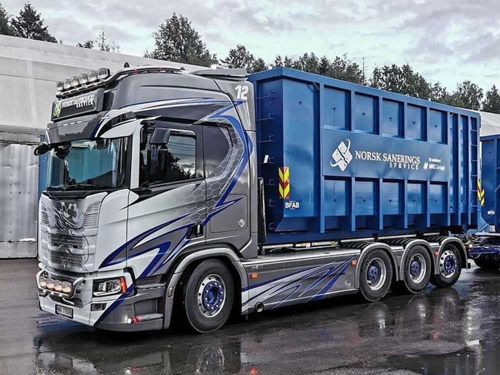 WSI WSI  Scania R Highline 8x4 rigid truck with hooklift system + container 40m3 Norsk Saneringsservice