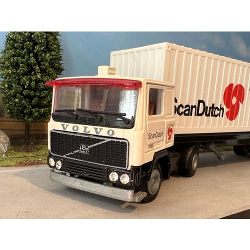 Tekno Tekno Volvo F1220 met container oplegger + 2x20ft. container Scan Dutch