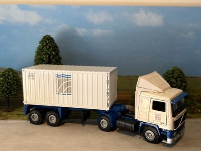 Tekno Tekno Volvo F12 with container trailer + 1x20ft. container Transforwarding