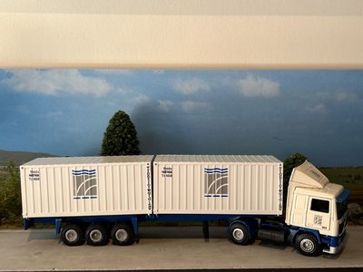 Tekno Tekno Volvo F12 with container trailer + 2x20ft. container Transforwarding