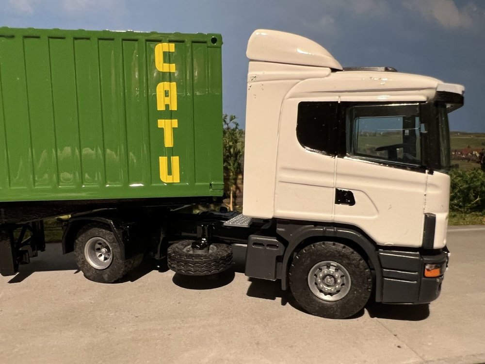 Tekno Tekno Scania 124L/400 met container oplegger + 2x20ft. container CATU