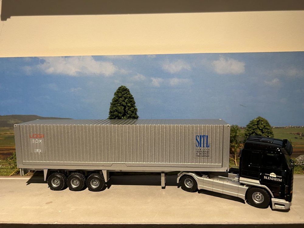 Tekno Tekno Scania 143M streamline with container trailer + 1x40ft. container SITL / Blenheim
