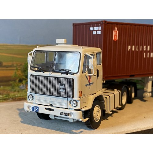 WSI WSI Volvo F89 6x2 + classic container trailer + 2x20ft. container PLO WSI WSI Volvo F89 6x2 + classic container trailer + 2x20ft. container PLO