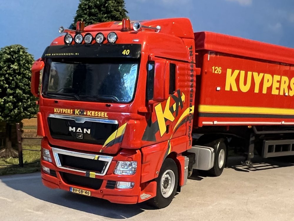 WSI WSI MAN TGX XXL 4x2 met 3-as volume kipper (Star) Kuypers Kessel