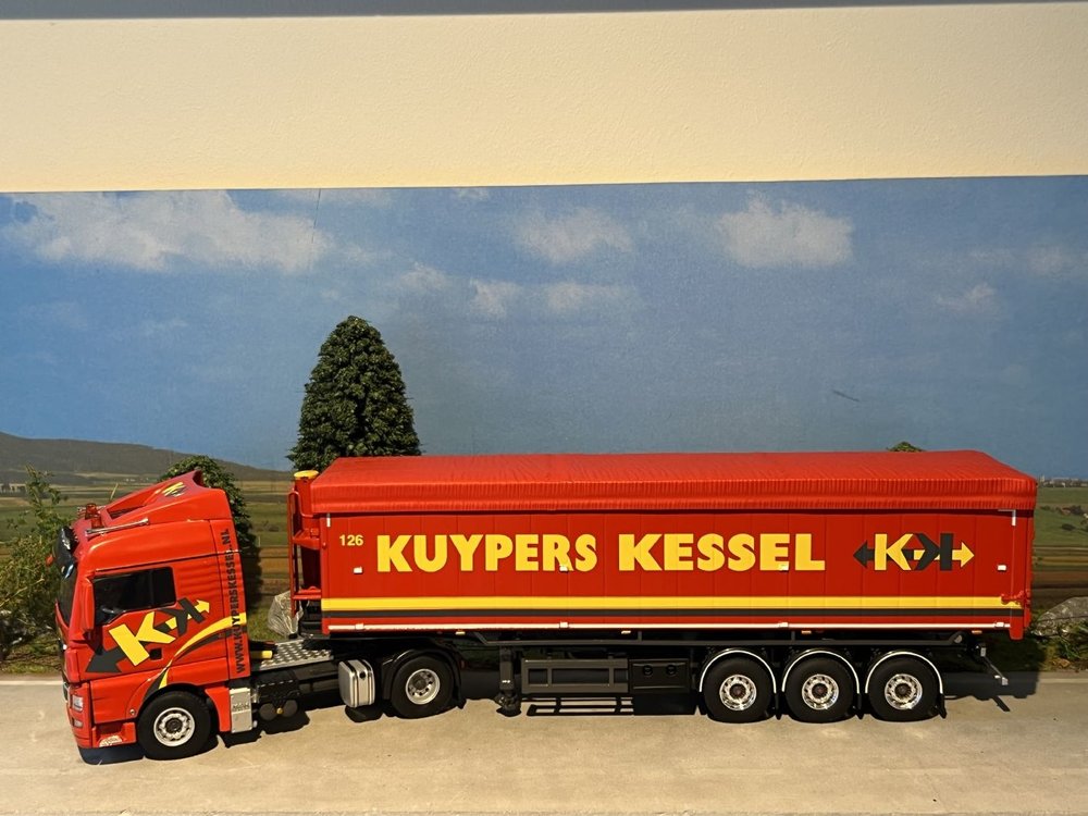 WSI WSI MAN TGX XXL 4x2 met 3-as volume kipper (Star) Kuypers Kessel