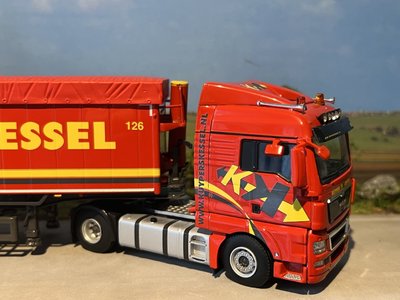 WSI WSI MAN TGX XXL 4x2 with 3-axle volume tipper (star) Kuypers Kessel