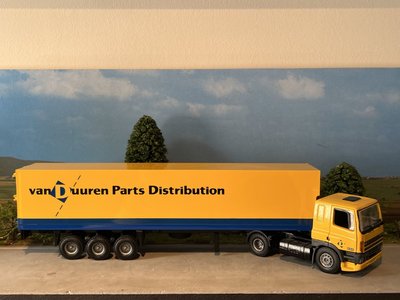 Tekno Tekno DAF 85 / 360 4x2 with 3-axle boxtrailer van Duuren parts