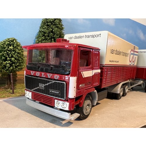 Tekno Tekno Volvo F1225 6x2 Voorwagen met 2 as aanhanger Huifkombi van Daalen Transport Tekno Tekno Volvo F1225 6x2 Voorwagen met 2 as aanhanger Huifkombi van Daalen Transport
