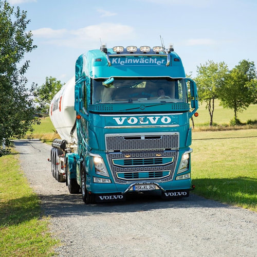 WSI WSI Volvo FH4 Globetrotter 4x2 + 3-axle bulk trailer Kleinwächter WSI WSI Volvo FH4 Globetrotter 4x2 + 3-axle bulk trailer Kleinwächter