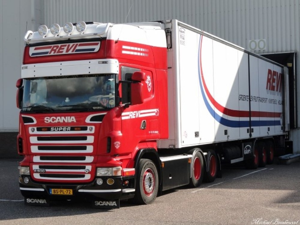 Tekno Tekno Scania R-serie Topline 6x2 with 3-axle reefer trailer REVI