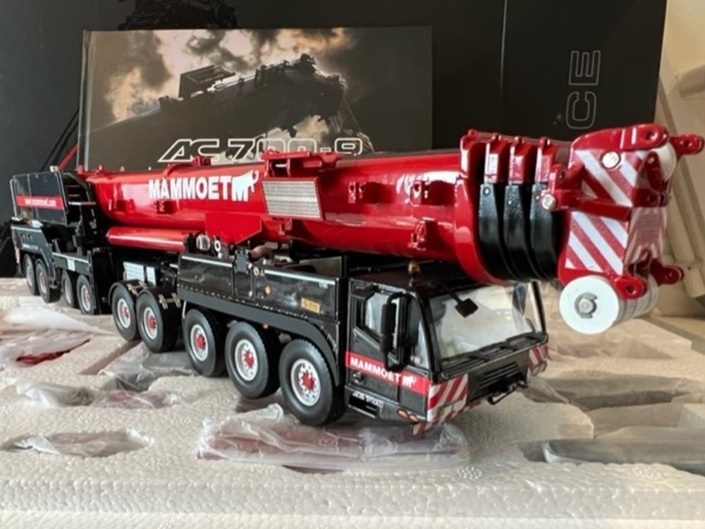 Mammoet store IMC Demag AC700-9 Mobile crane Mammoet "Collectors edition"