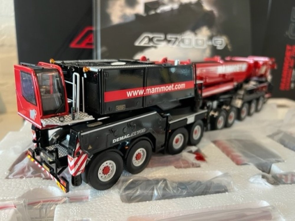 Mammoet store IMC Demag AC700-9 Mobile crane Mammoet "Collectors edition"