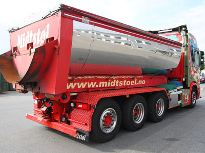 WSI WSI  Scania R Highline 8x4 Haakarm systeem + asfalt container MIDTSTOL