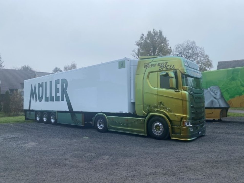 Tekno Tekno Scania Next-Gen s-serie 4x2 Highline met koeltrailer MULLER Ermensee GmbH