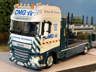 WSI WSI EXCLUSIEF DAF 106XF Super Space Cab combi auto-transporter CMG  Newport Pagnell England