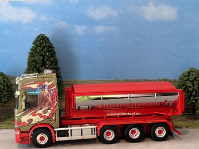 WSI WSI  Scania R Highline 8x4 Haakarm systeem + asfalt container MIDTSTOL