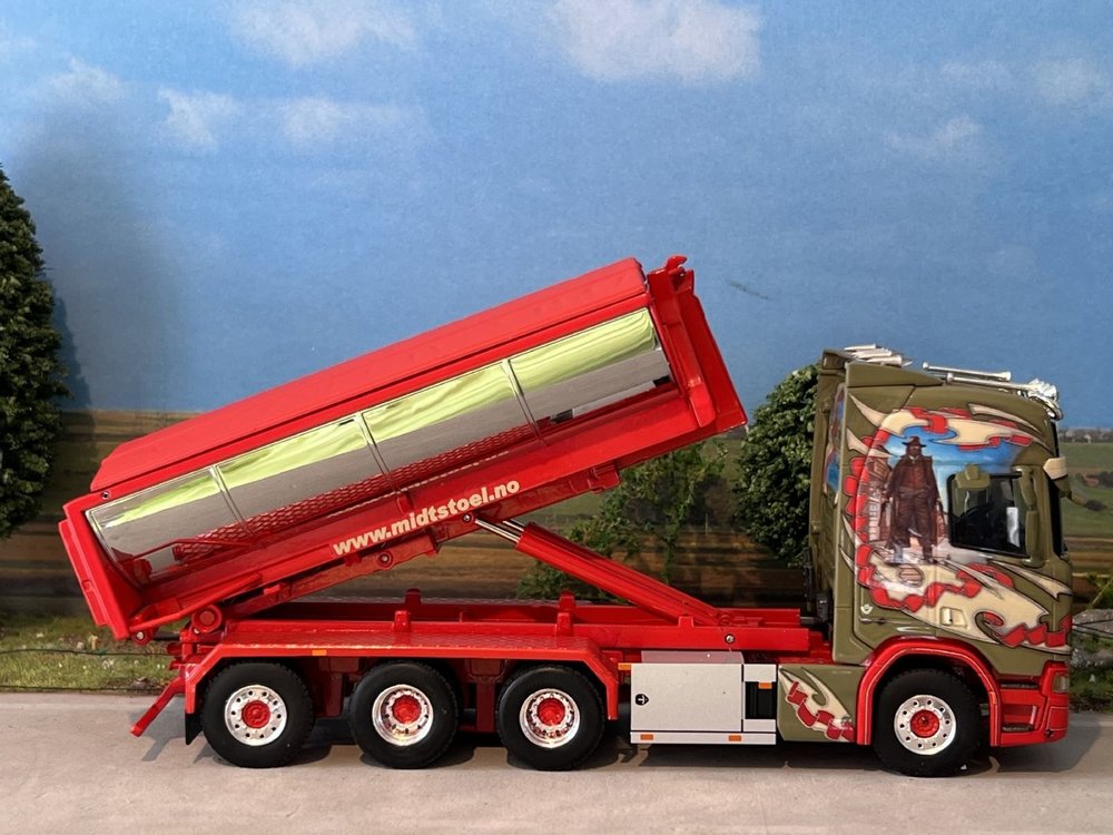 WSI WSI  Scania R Highline 8x4 Rigid truck + hooklift system + asphalt container MIDTSTOL - Copy
