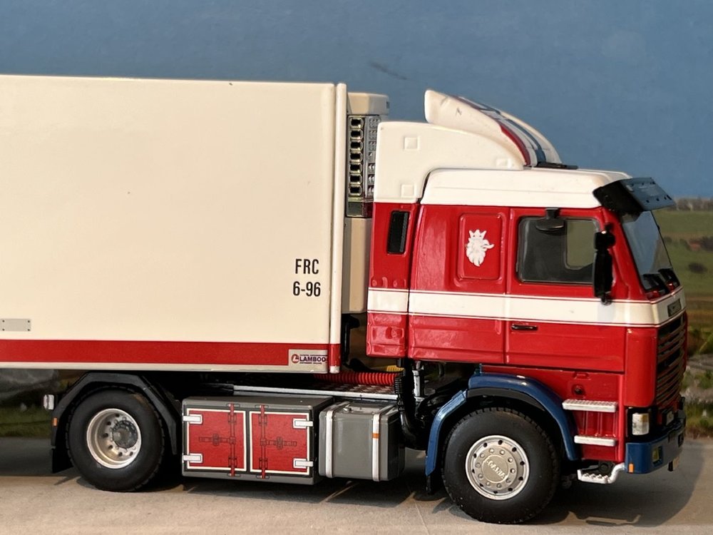 WSI WSI Scania 113M 4x2 with 3-axle reefer trailer Transneerlandia