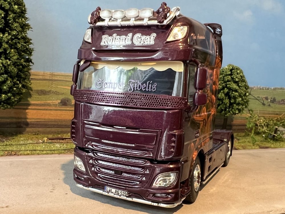 WSI WSI DAF XF Super Space Cab 4x2 single truck Roland Graf