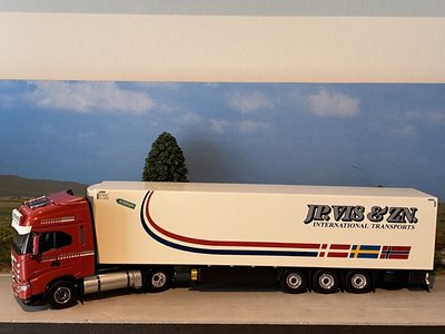 Tekno Tekno Iveco S way with 3-axle reefer trailer J.P. Vis