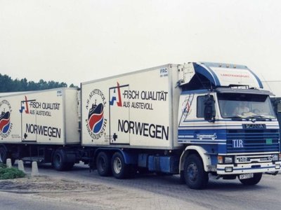 Tekno Tekno Scania 142H Rigid truck with 2-axle trailer Langtransport