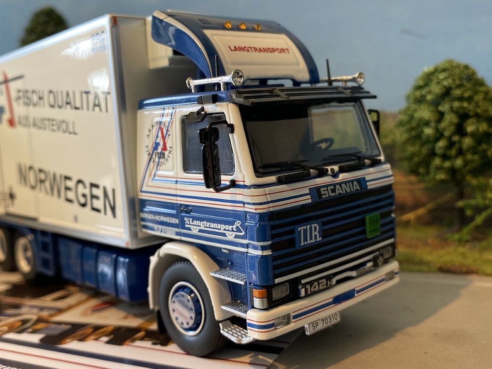 Tekno Tekno Scania 142H Rigid truck with 2-axle trailer Langtransport