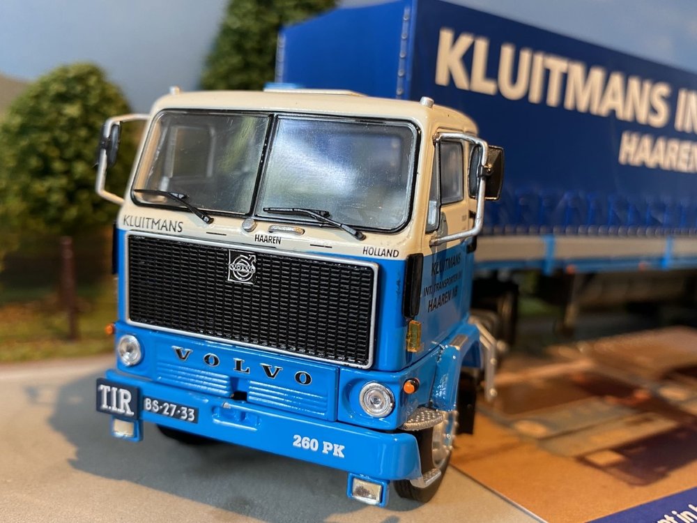 Tekno Tekno Volvo F89 with 2-axle curtain side trailer Kluitmans