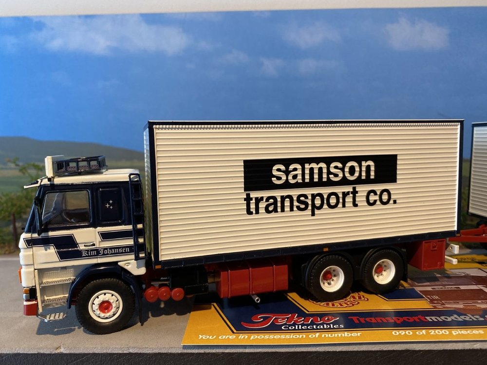 Tekno Tekno Scania 142 motorwagen met schamelaanhanger Kim Johansen