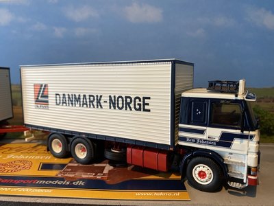 Tekno Tekno Scania 142 motorwagen met schamelaanhanger Kim Johansen