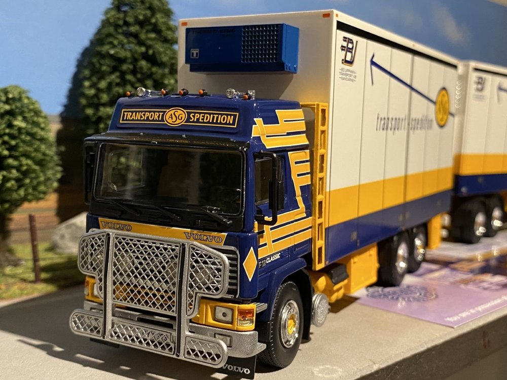 Tekno Tekno Volvo F12 rigid truck Swedish trailer ASG Uppman