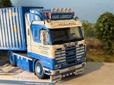 Tekno Tekno Scania 143-420 met D-tec container chassis met 40ft. Hanjin container Hans Lubrecht